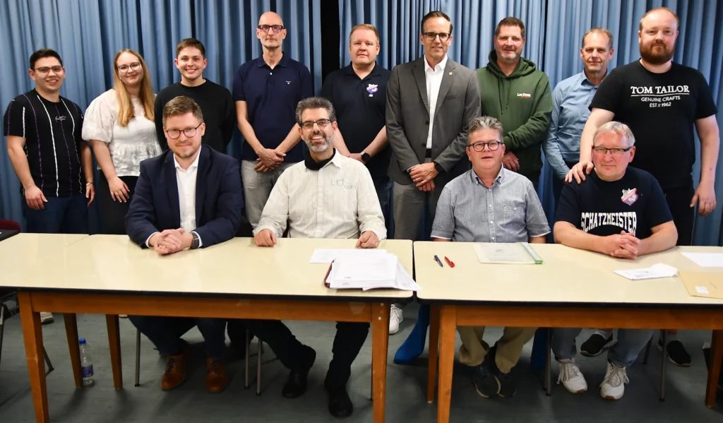 Sitzend von links: Max Meyer, Klaus Steitz, Stefan Georg, Jürgen Herbert.
Von links stehend: Jonas Rachor, Lucy Gruß, Daniel Jung, Frank Fertig, Markus Reil, Christian Spahn, Marcus Redanz, Frank Böhn, Viktor Stoll
